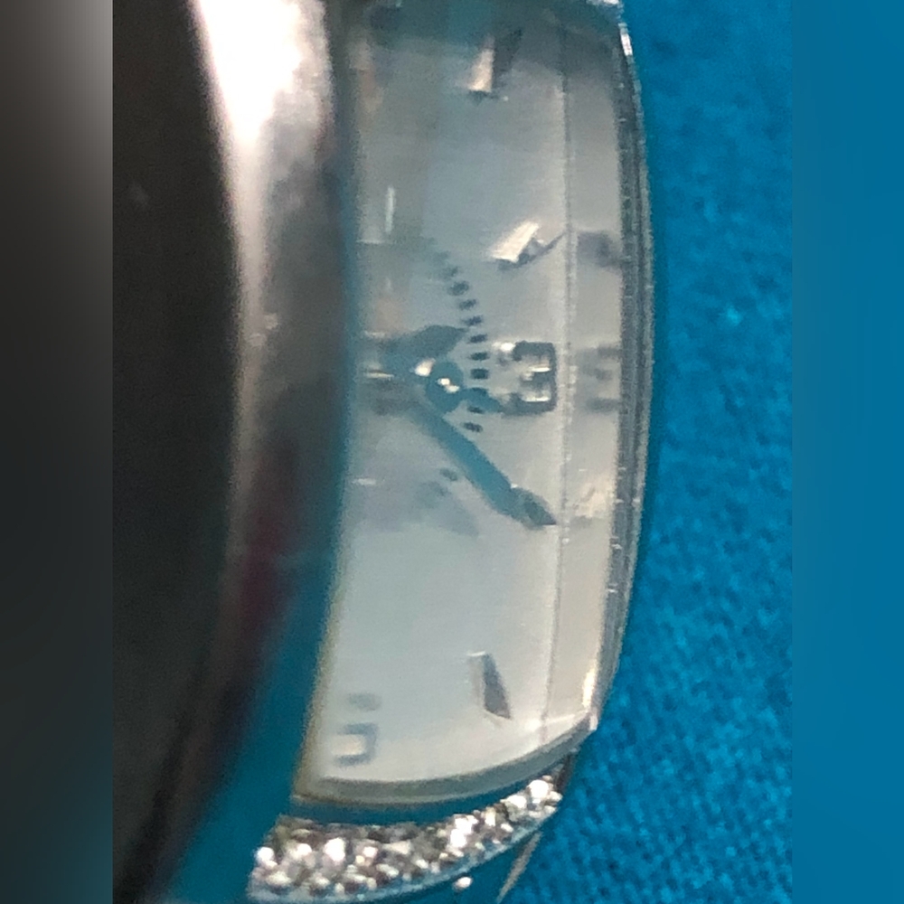 (195)Vintage Beautiful Paolo Gucci ladys Watch 20x24mm case.. - Picture 10 of 15